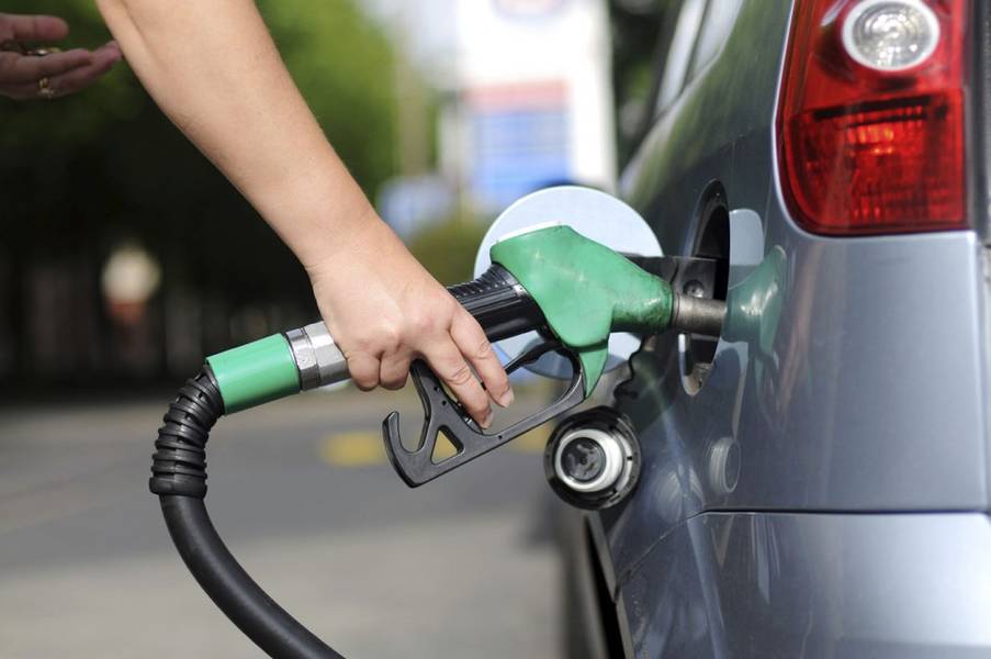 O preço da gasolina nas bombas caiu apenas 1% desde o pico de R$ 4,59 por litro atingido na semana do dia 25 de janeiro, aponta ANP