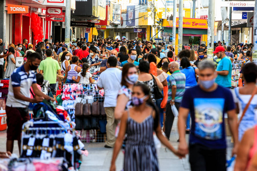 No Brasil, o volume de vendas do comércio varejista voltou a crescer, registra pesquisa
