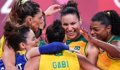 Seleção Brasileira feminina venceu a Quênia por 3 sets a 0 (25-10, 25-16 e 25-8) e avançou às quartas de final