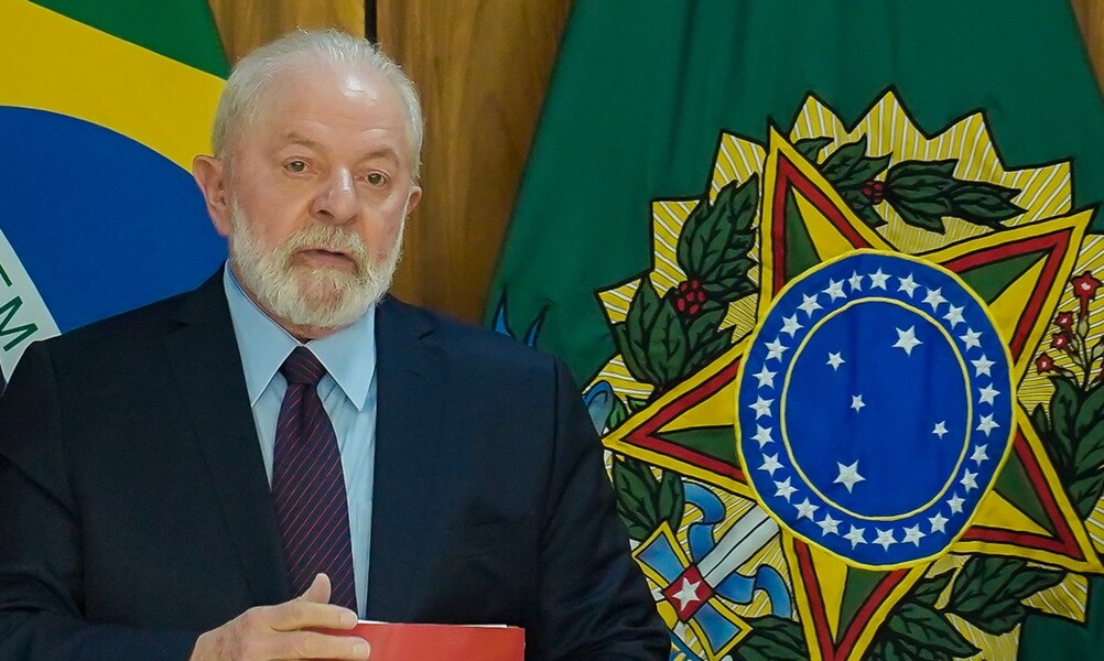 Lula revogatrecho de MP e mantém desoneração de 17 setores