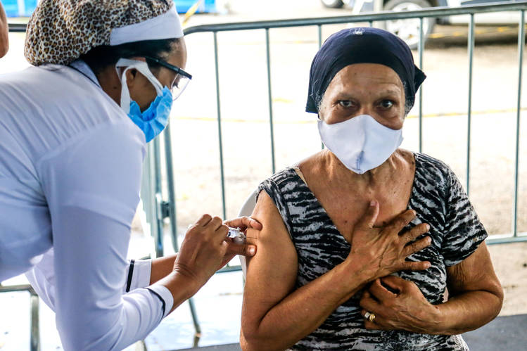 /Maceió, 18 de março de 2021
Vacinação de idosos no Papódromo no bairro do Vergel do Lago, em Maceió. Alagoas - Brasil.
Foto:@Ailton Cruz